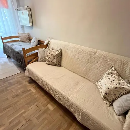 Pustola Apartment *